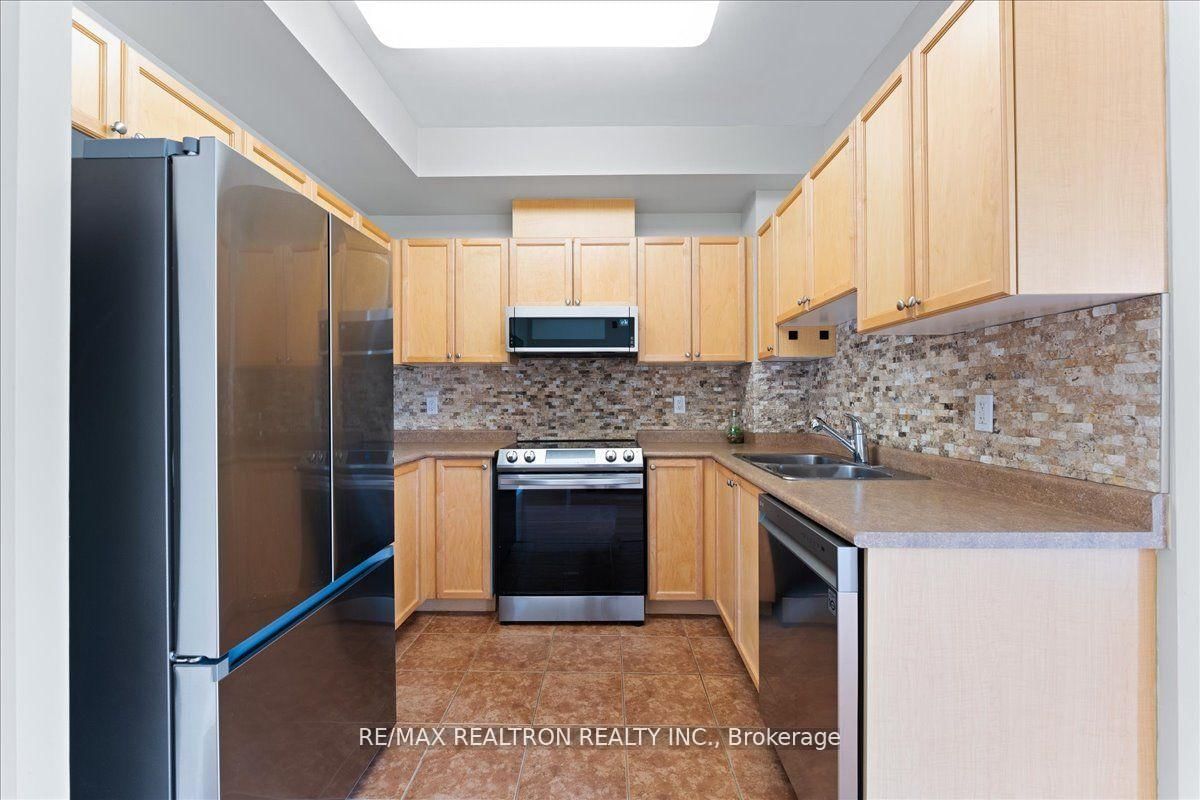 15450 Yonge Street • #304 • Aurora, ON photo 6