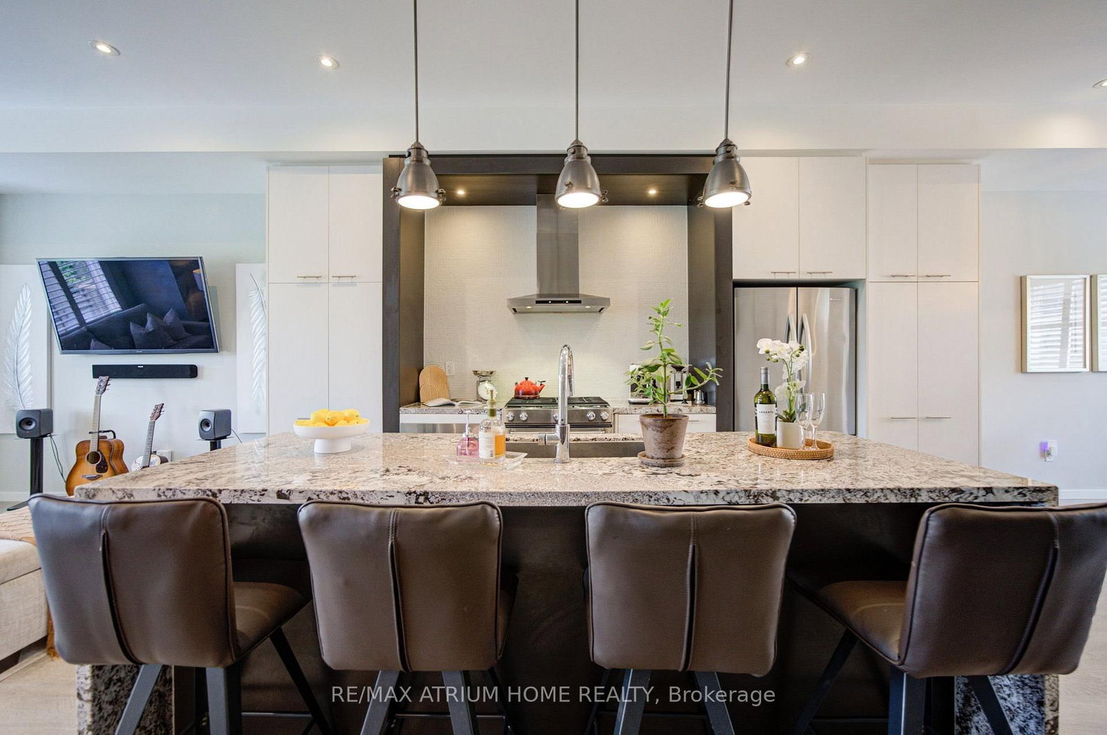 20 Genuine Lane • Richmond Hill, ON photo 4