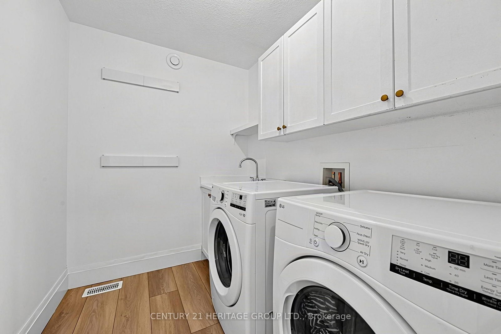 203 Gray Avenue • New Tecumseth, ON photo 32