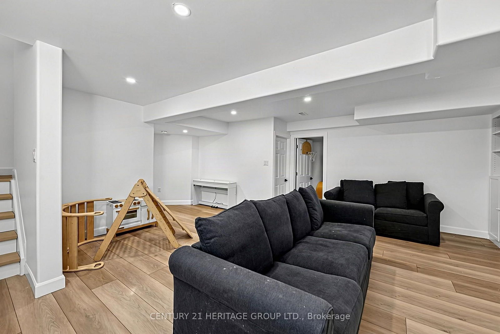 203 Gray Avenue • New Tecumseth, ON photo 34