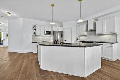 203 Gray Avenue • New Tecumseth, ON photo 7