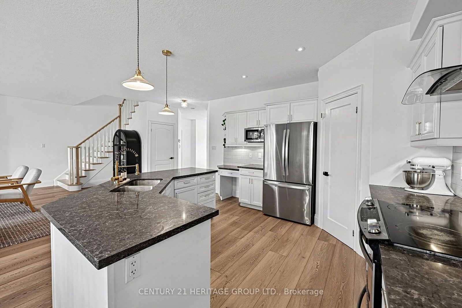203 Gray Avenue • New Tecumseth, ON photo 8