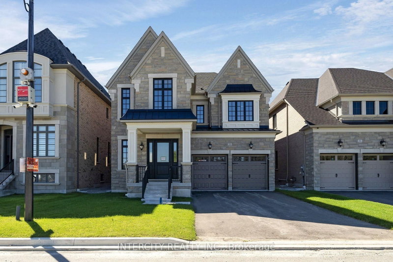 33 Gianvito Crescent