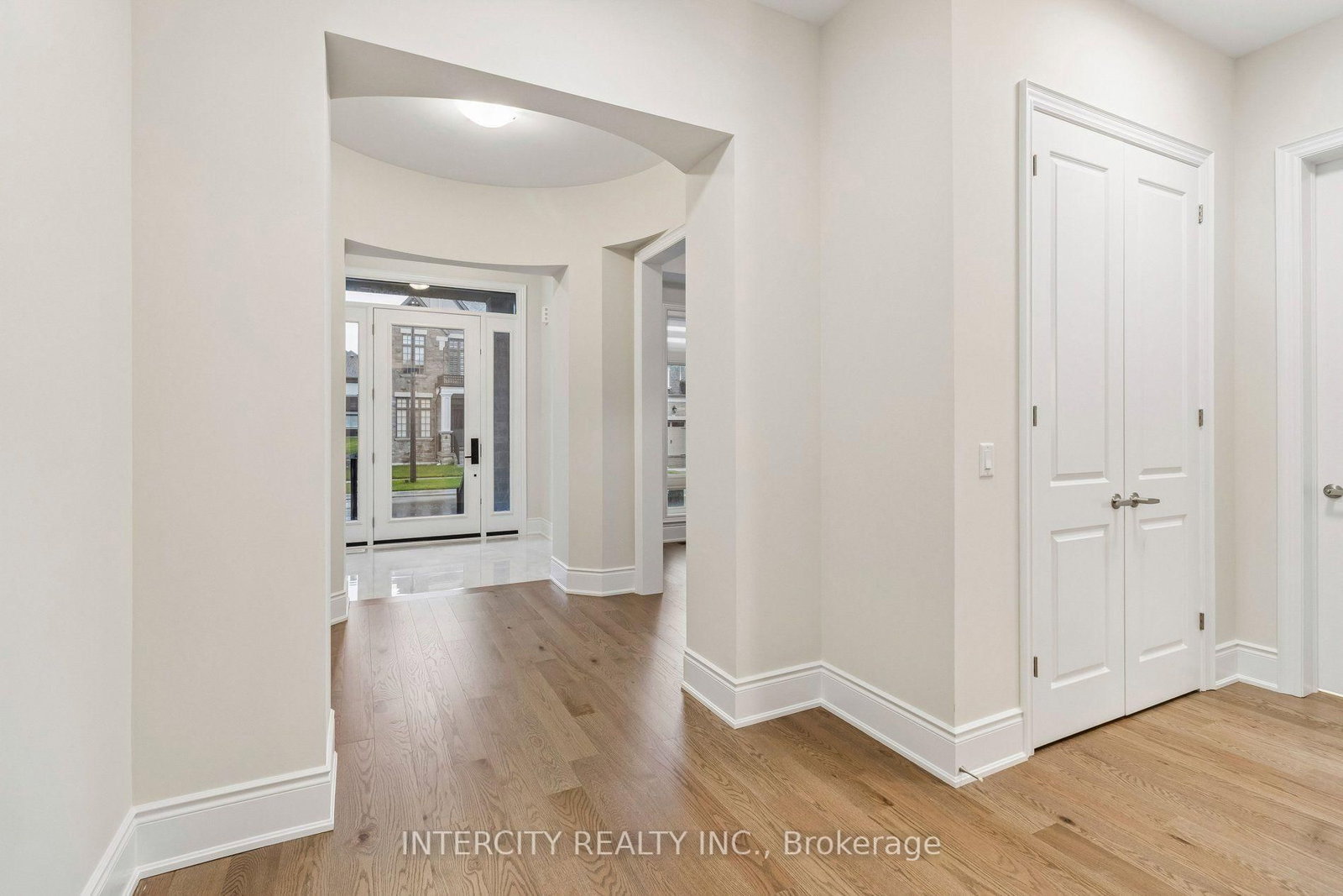 15 Garriock Hall Avenue • King, ON photo 6