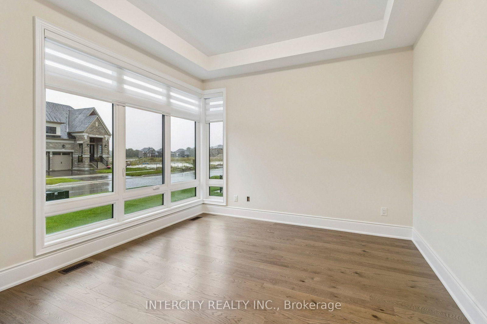 15 Garriock Hall Avenue • King, ON photo 7