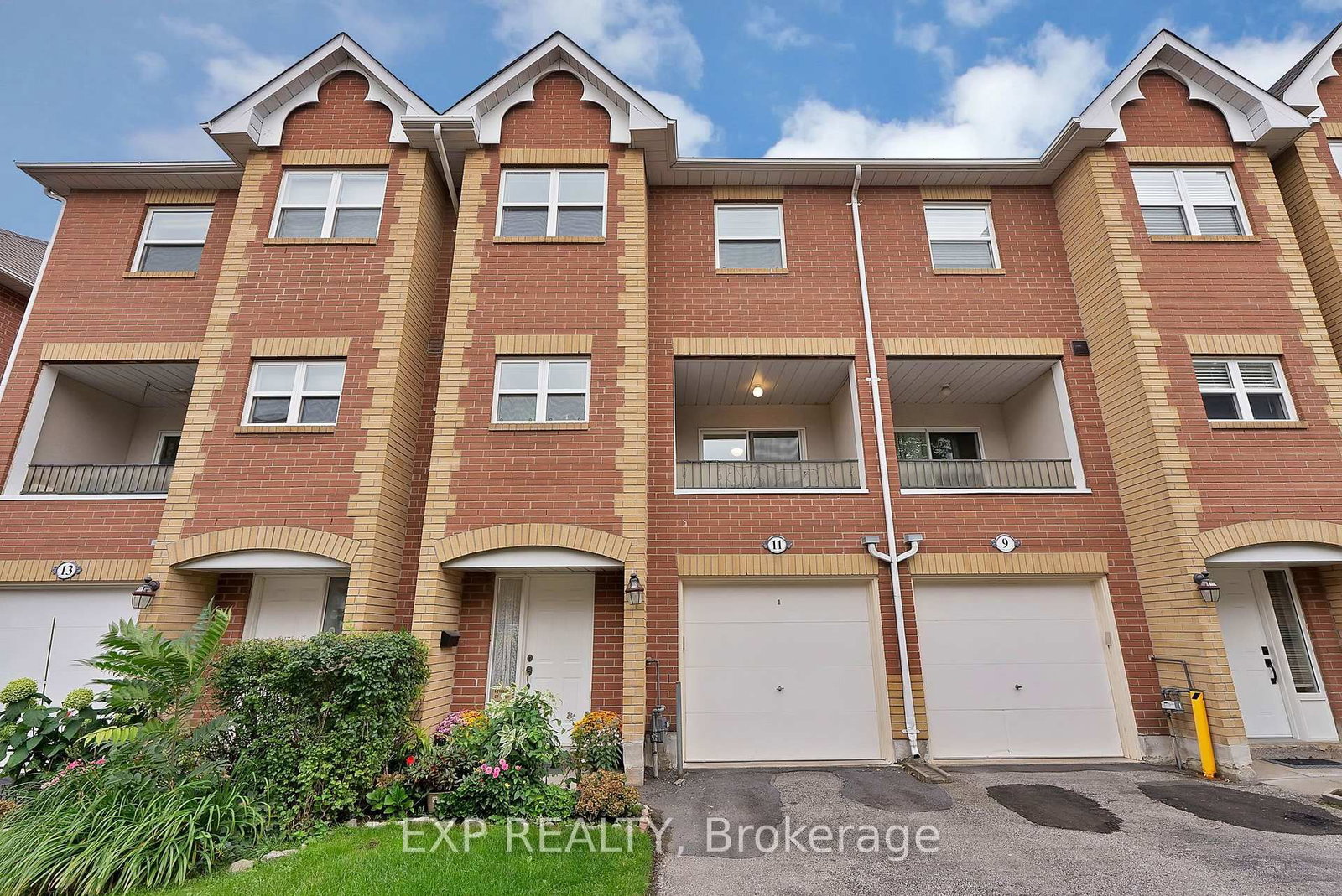 11 Maple Park Way • Markham, ON photo 2