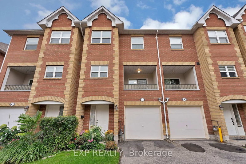 11 Maple Park Way
