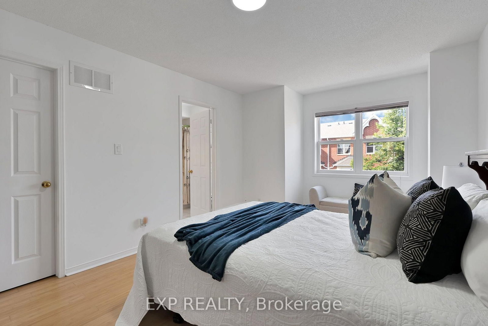 11 Maple Park Way • Markham, ON photo 32