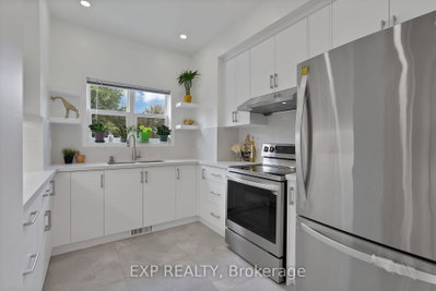 11 Maple Park Way • Markham, ON photo 5