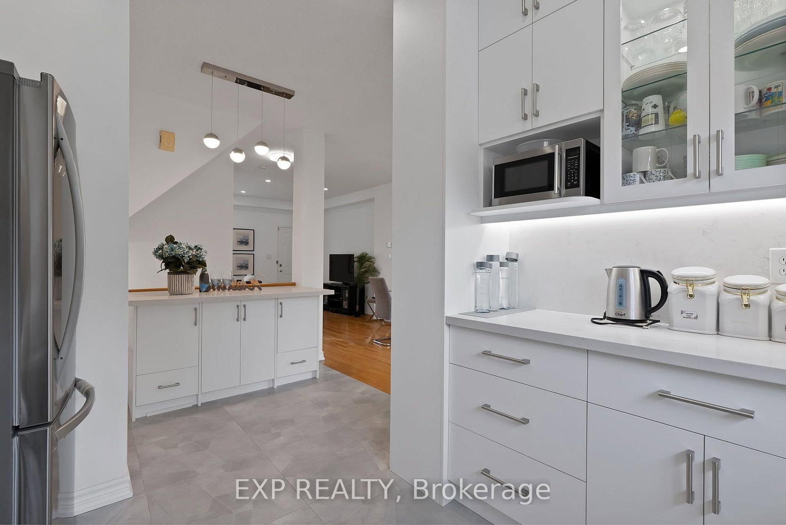 11 Maple Park Way • Markham, ON photo 6