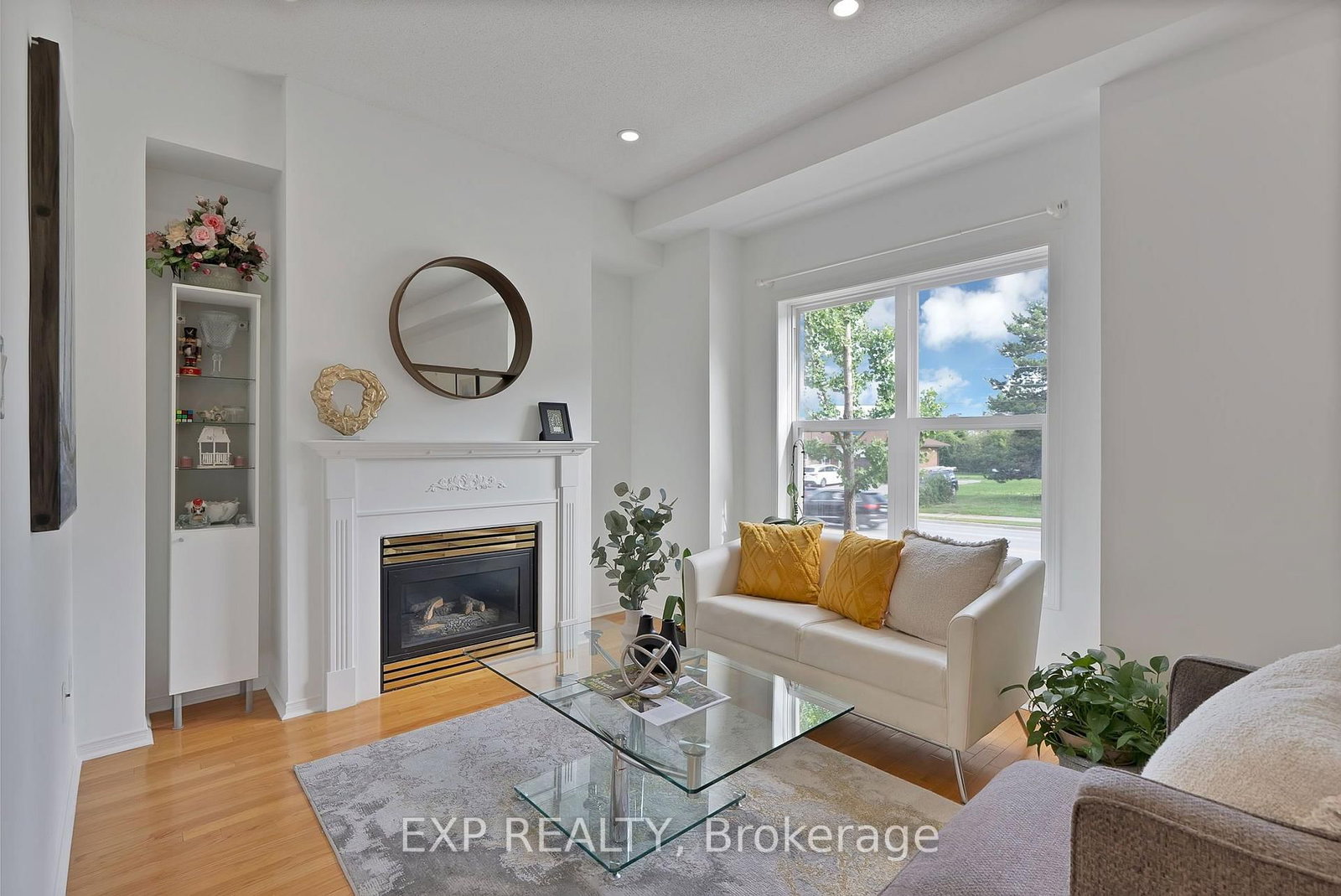 11 Maple Park Way • Markham, ON photo 9