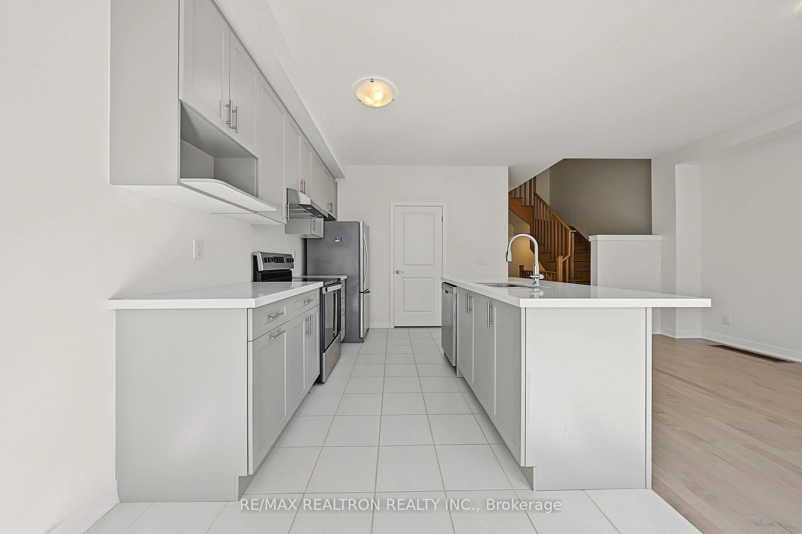 6 Harvey Bunker Crescent • Markham, ON photo 12