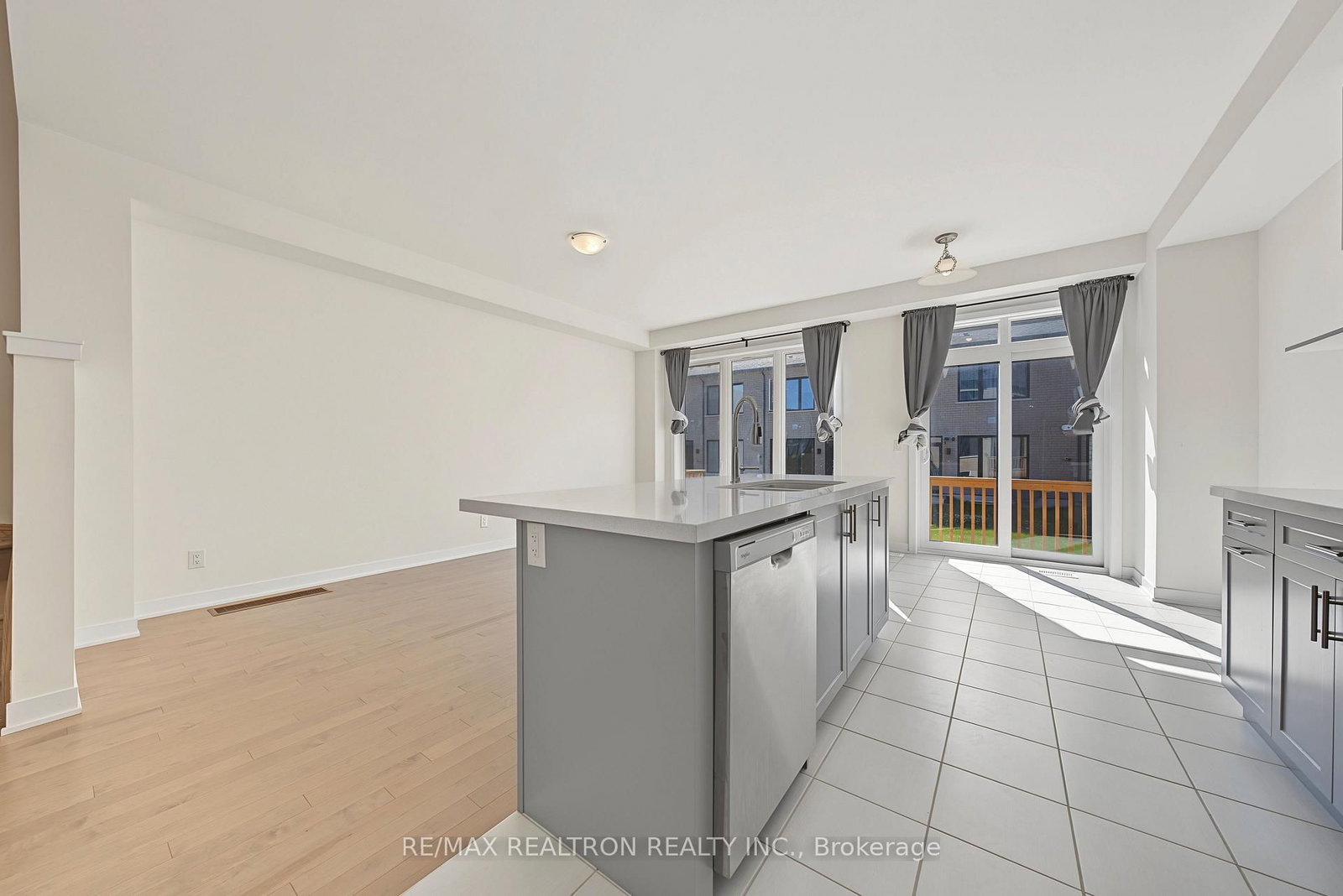 6 Harvey Bunker Crescent • Markham, ON photo 13