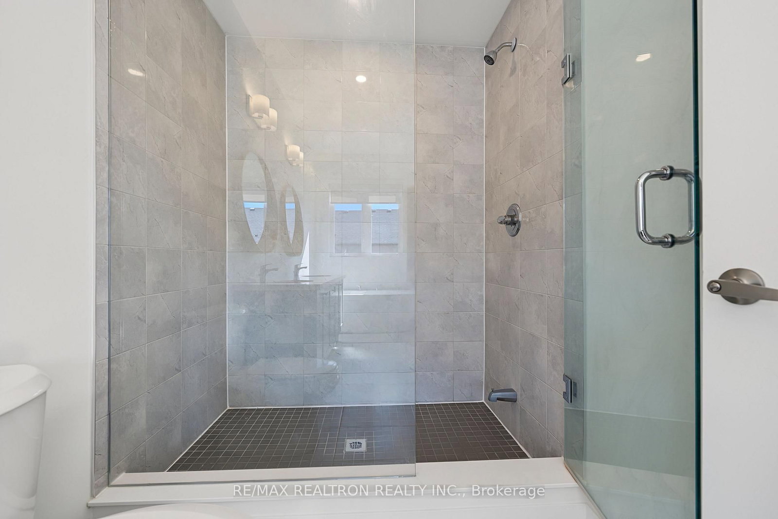 6 Harvey Bunker Crescent • Markham, ON photo 24