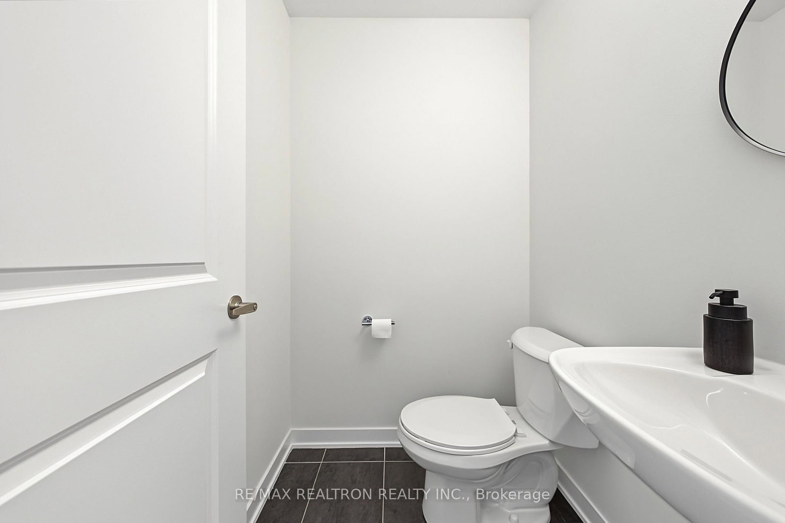 6 Harvey Bunker Crescent • Markham, ON photo 7