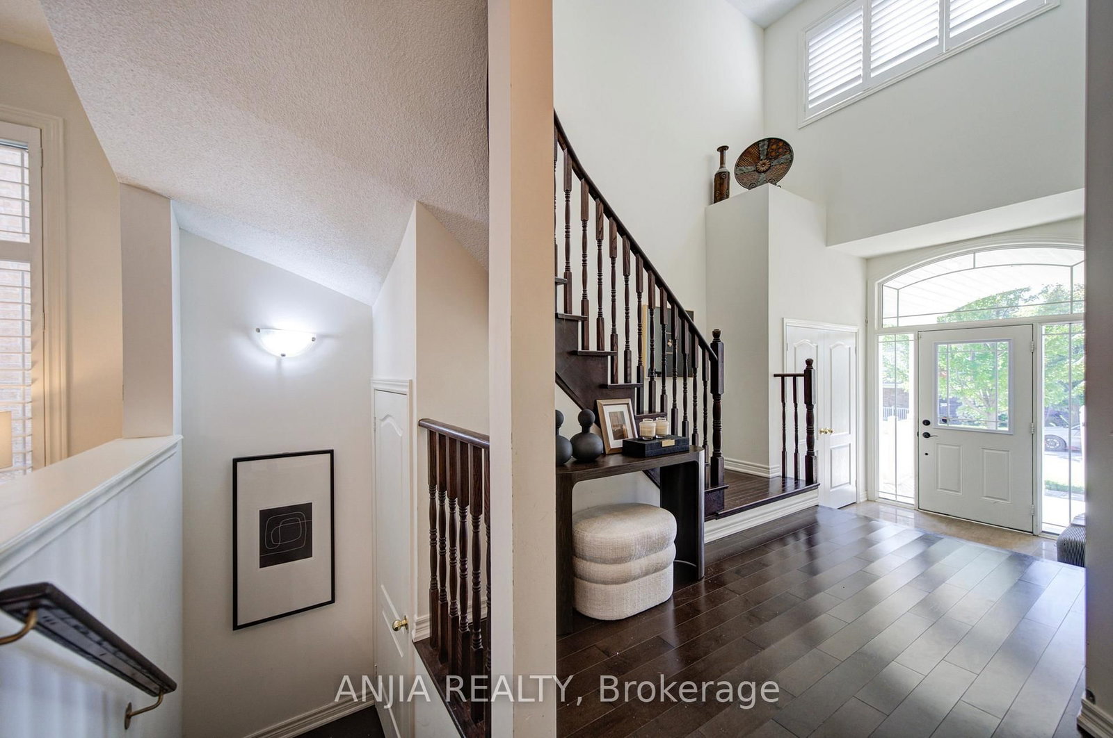 68 Old Field Crescent • East Gwillimbury, ON photo 6