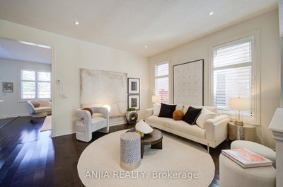 68 Old Field Crescent • East Gwillimbury, ON photo 8