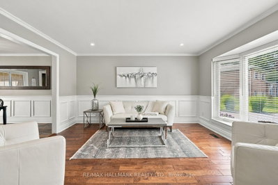 13 Toby Court • East Gwillimbury, ON photo 8