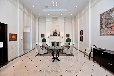 310 Red Maple Road • #1013 • Richmond Hill, ON photo 3