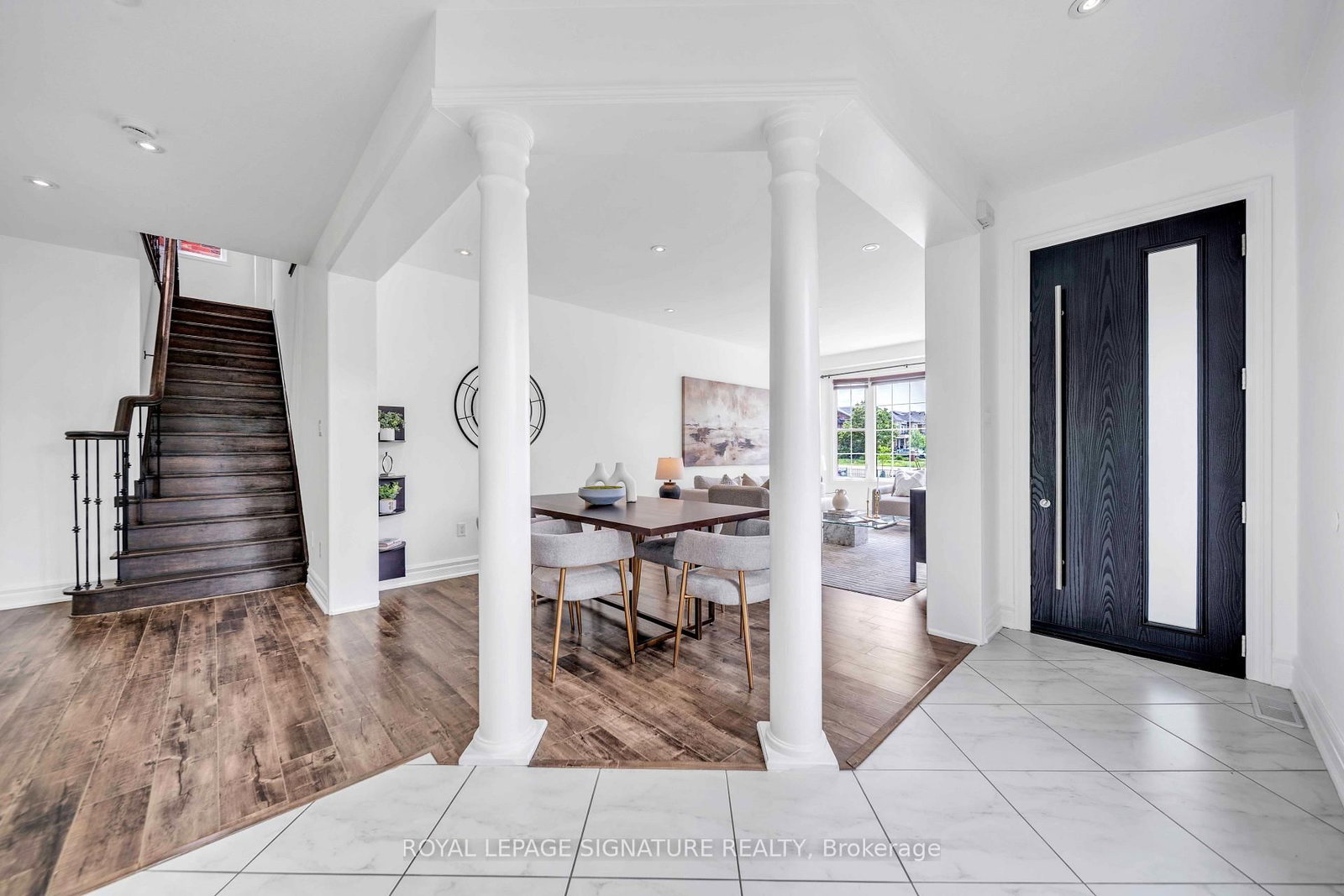 81 Bulmer Crescent • Newmarket, ON photo 3