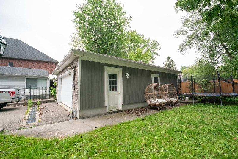 116 Moray Ave photo 4