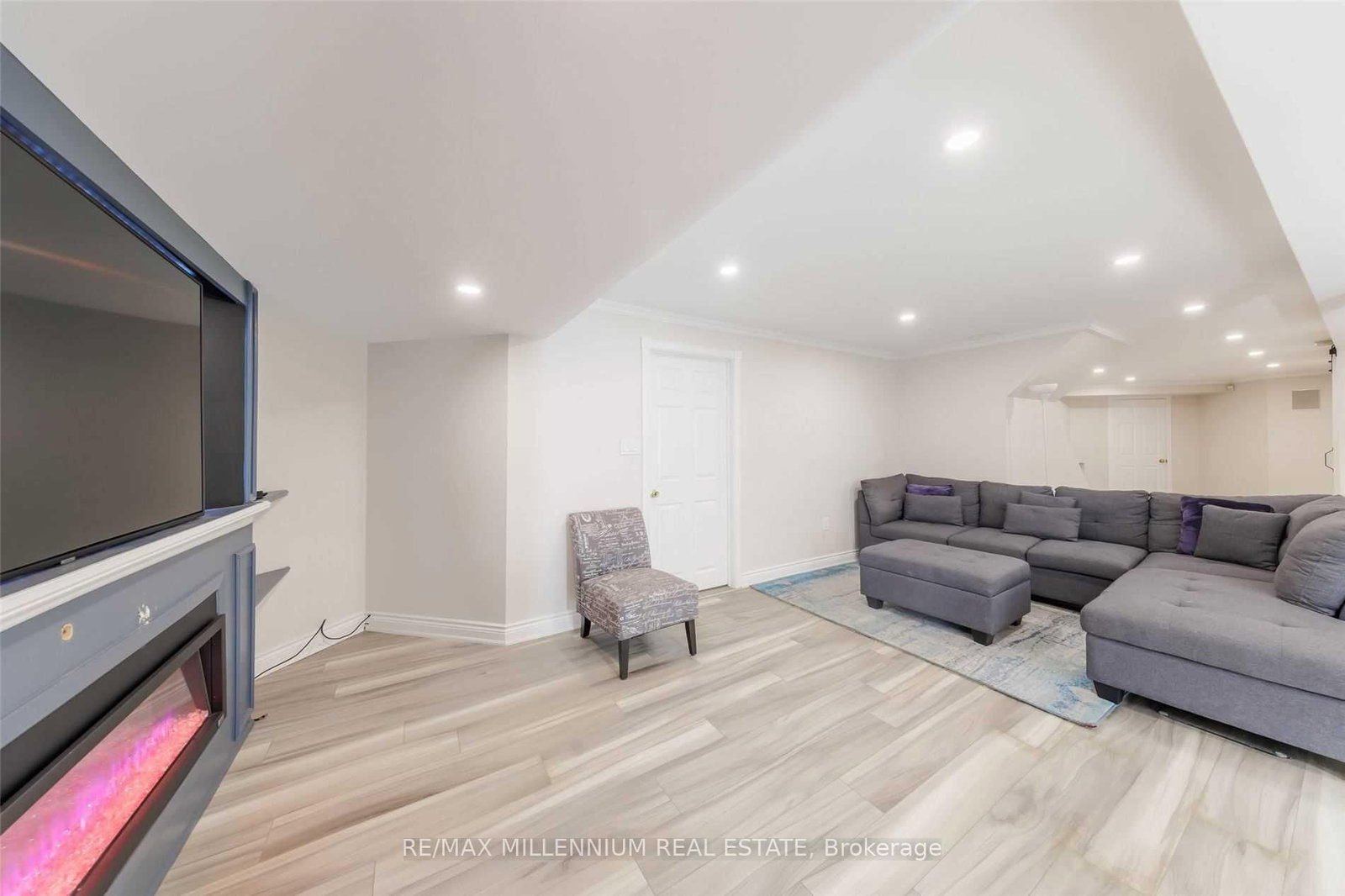 Lower-101 Loma Vista Dr, Vaughan, view 11
