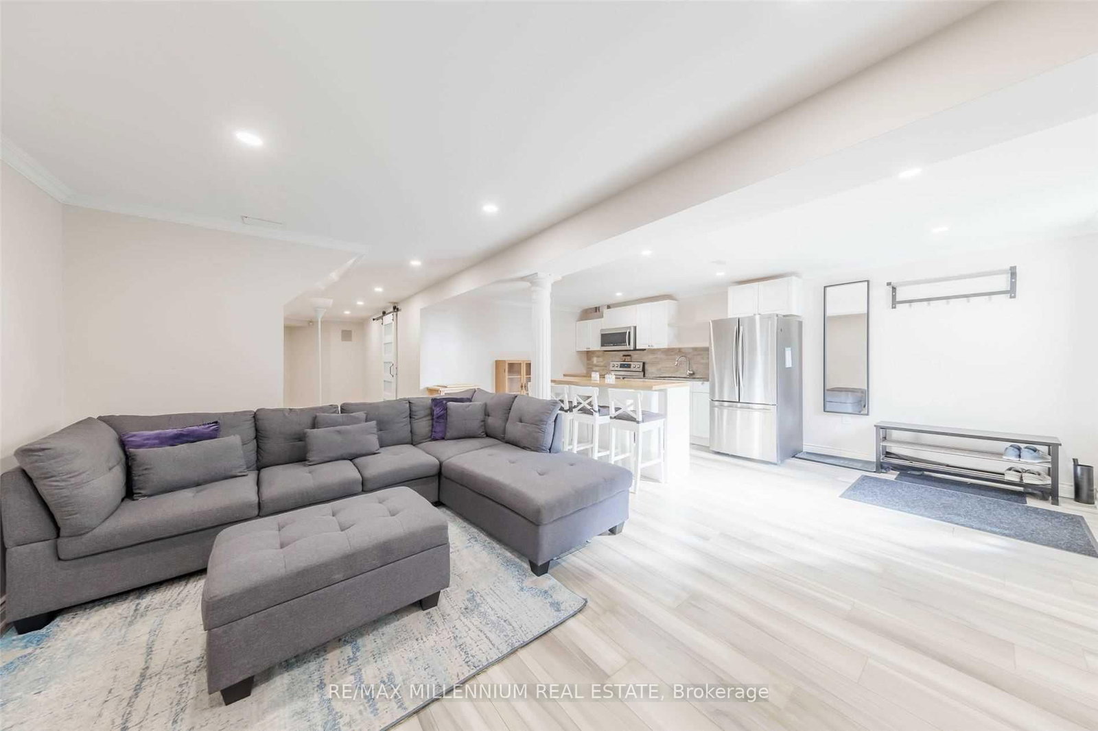 Lower-101 Loma Vista Dr, Vaughan, view 13