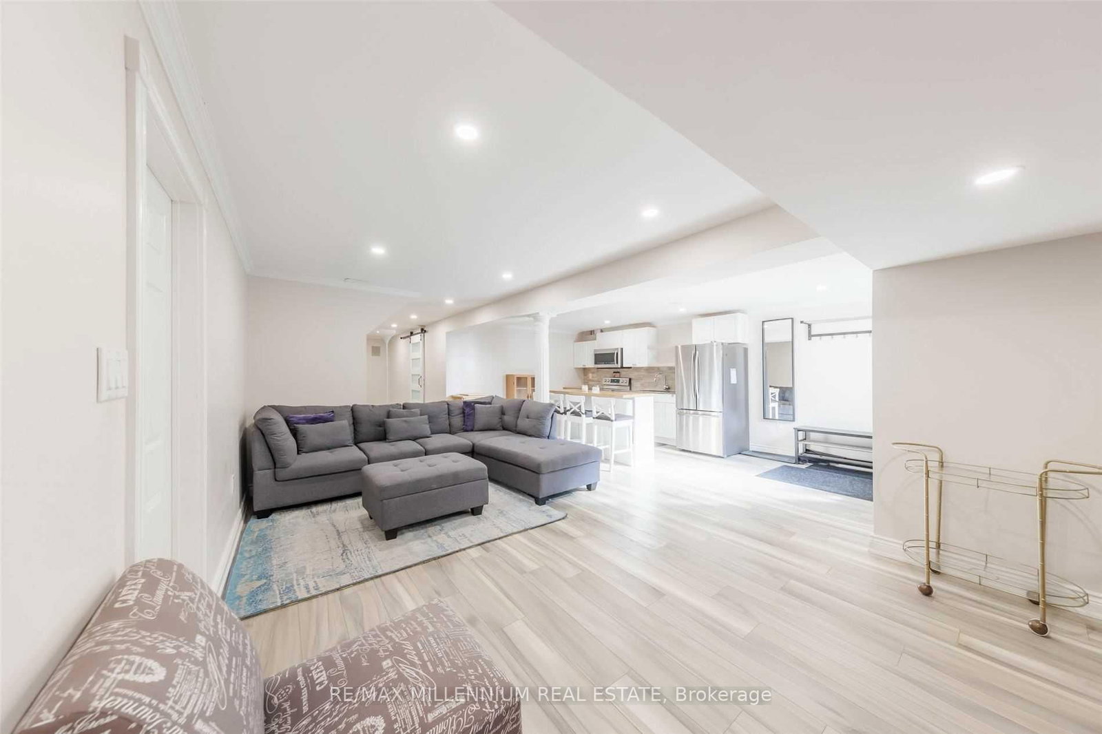 Lower-101 Loma Vista Dr, Vaughan, view 14