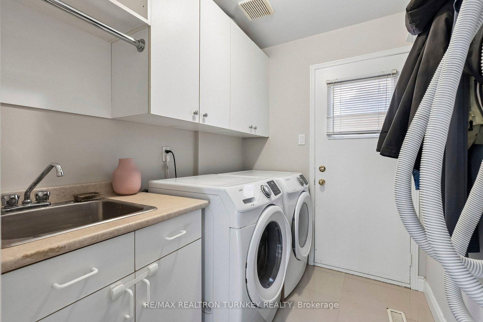 263 Chambers Crescent • Newmarket, ON photo 36