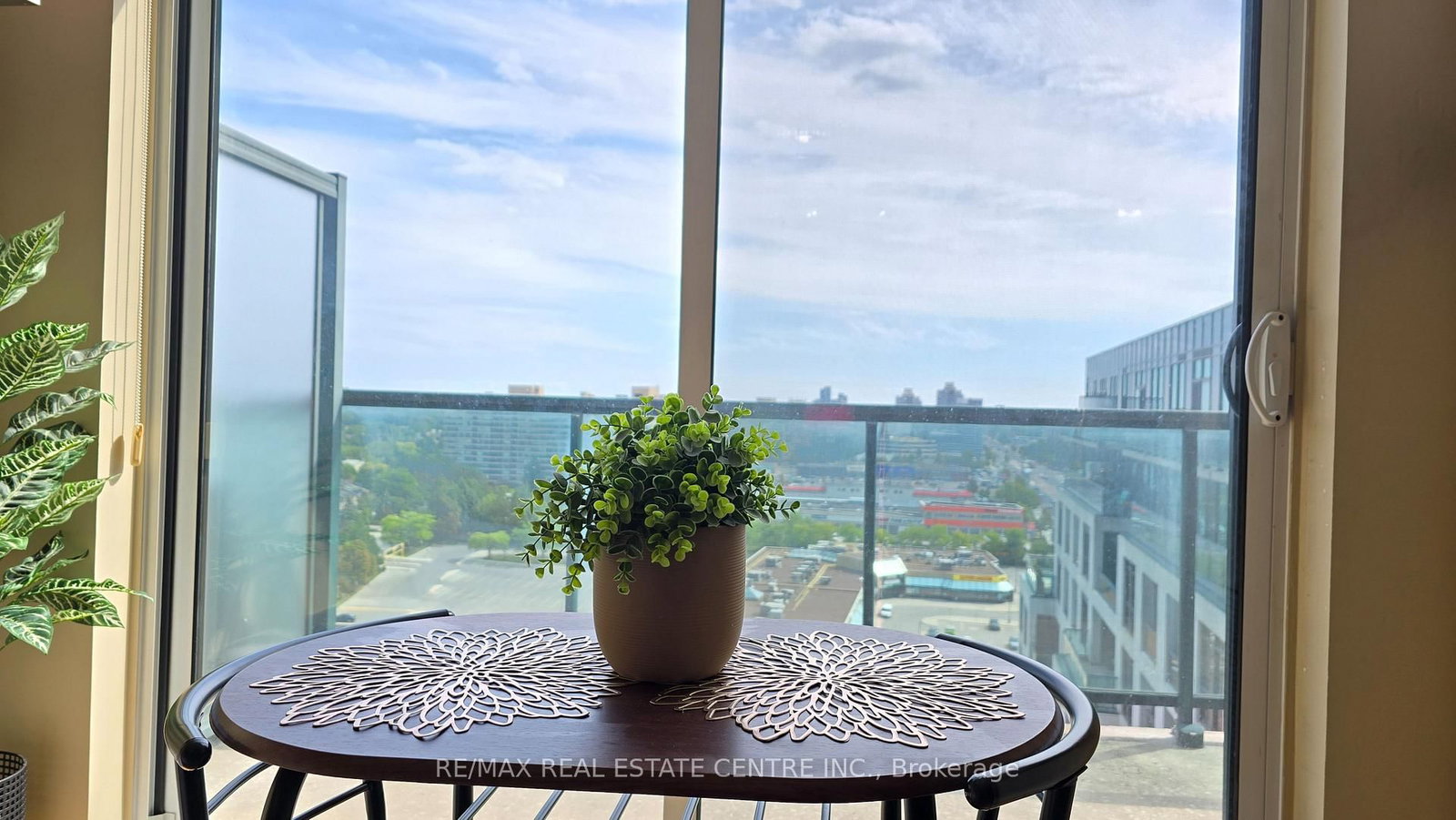 18 Harding Boulevard • #PH207 • Richmond Hill, ON photo 13