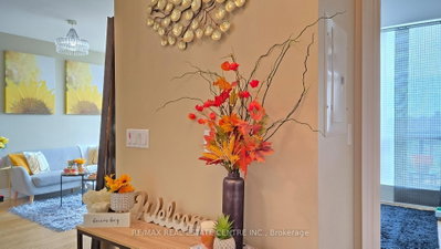 18 Harding Boulevard • #PH207 • Richmond Hill, ON photo 2
