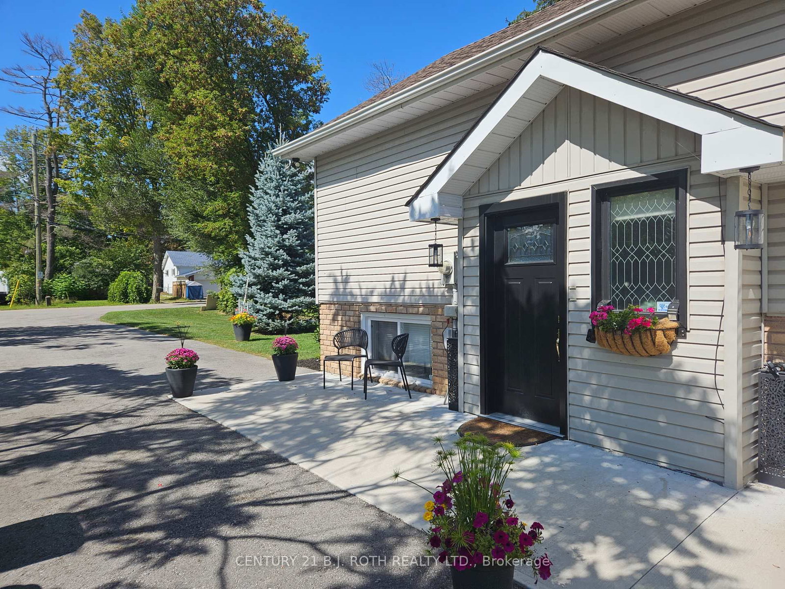 2011 25th Side Road • Innisfil, ON photo 43