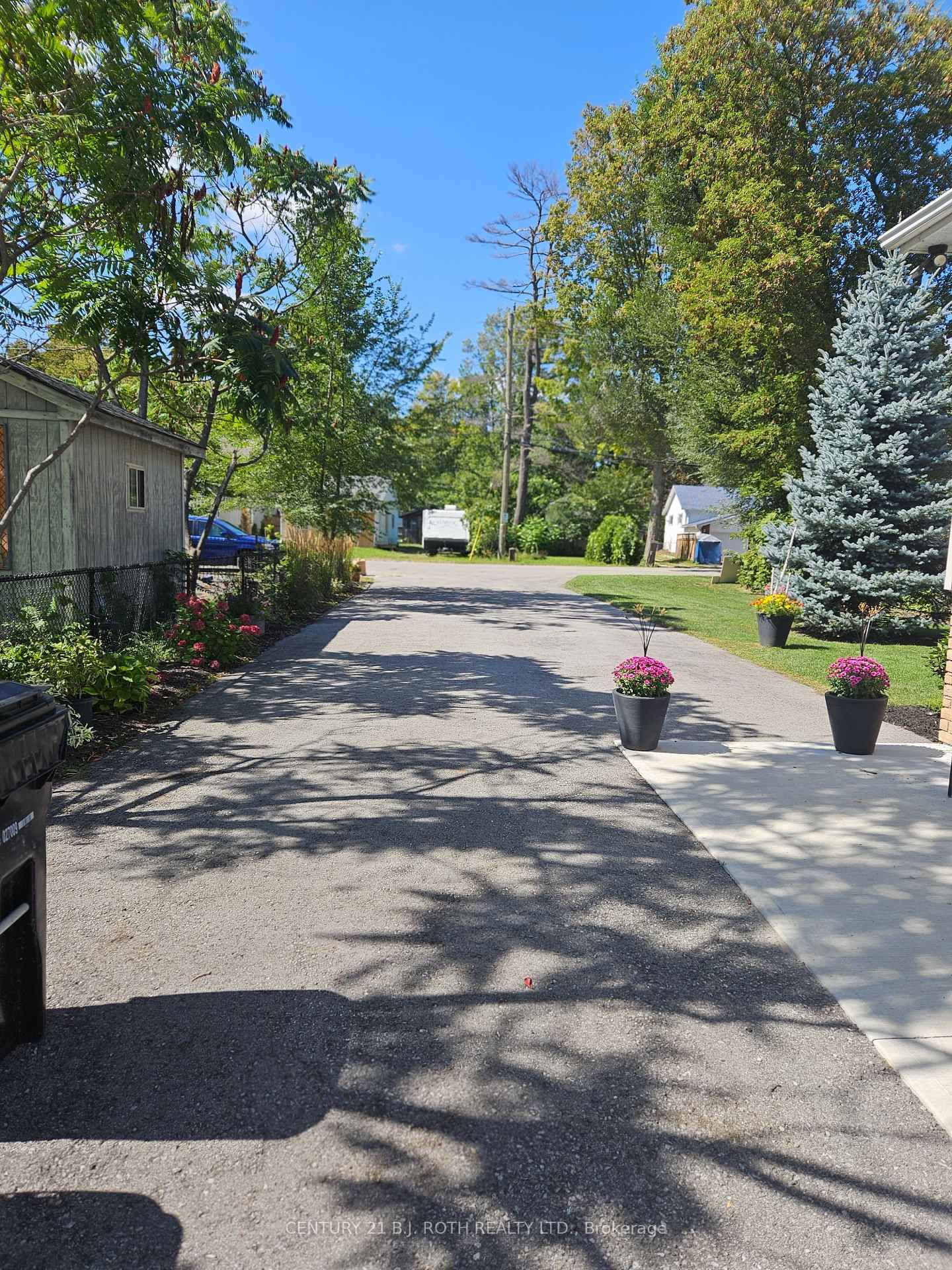 2011 25th Side Road • Innisfil, ON photo 44