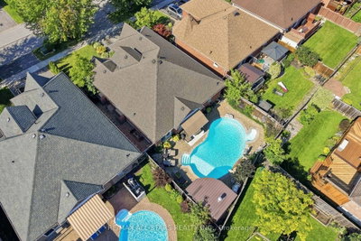 15 Ivygreen Road • Georgina, ON photo 4