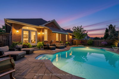 15 Ivygreen Road • Georgina, ON photo 5