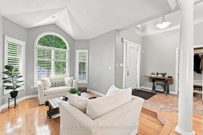 15 Ivygreen Road • Georgina, ON photo 8