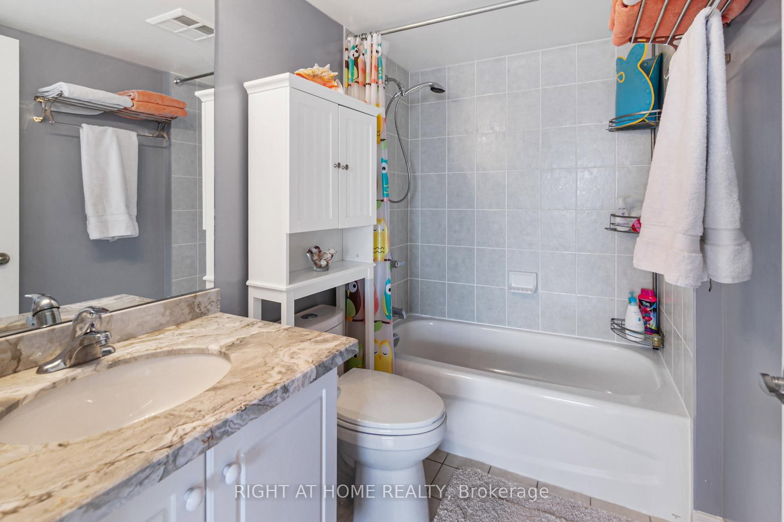 812-50 Disera Dr, Vaughan, view 25