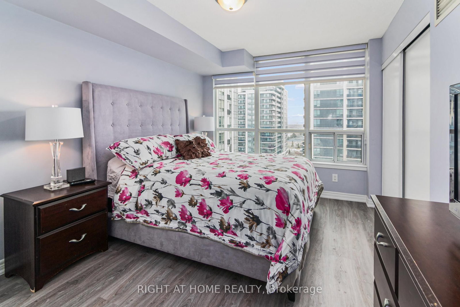 812-50 Disera Dr, Vaughan, view 28
