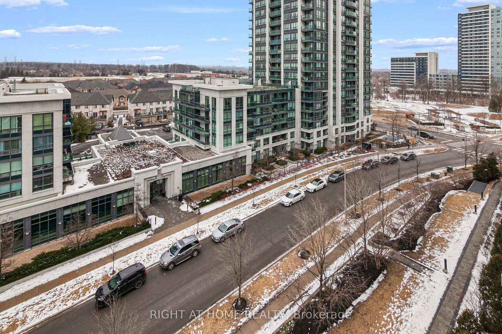 812-50 Disera Dr, Vaughan, view 32