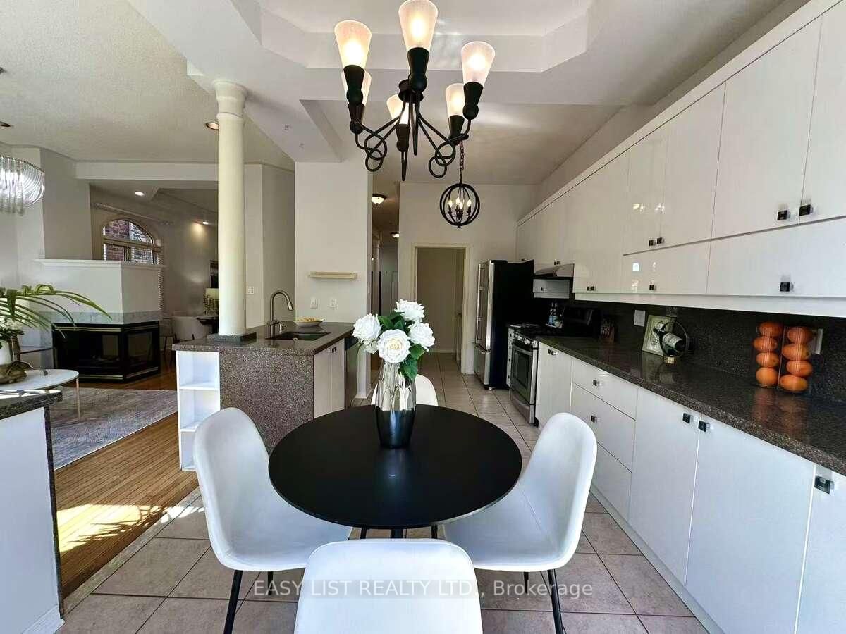 5 Copperstone Crescent • Richmond Hill, ON photo 10