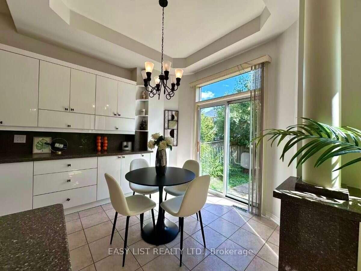 5 Copperstone Crescent • Richmond Hill, ON photo 11
