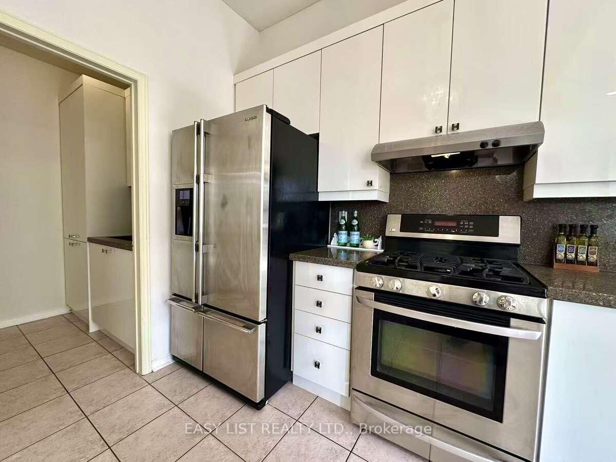 5 Copperstone Crescent • Richmond Hill, ON photo 12