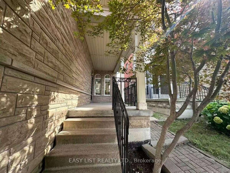 5 Copperstone Crescent