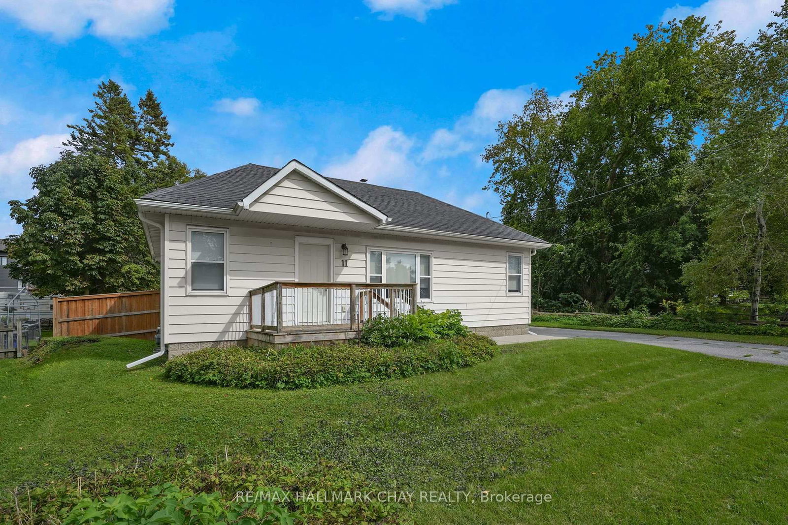 11 King Street S • Innisfil, ON photo 5