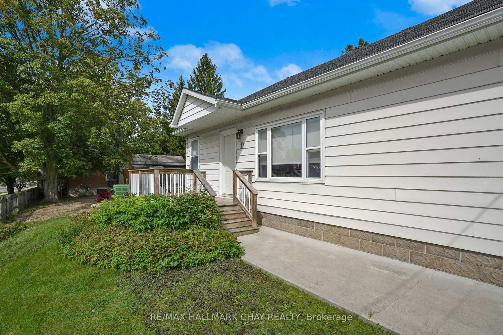 11 King Street S • Innisfil, ON photo 8
