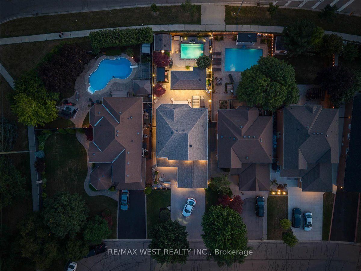 107 Wildhaven Crescent • Vaughan, ON photo 3