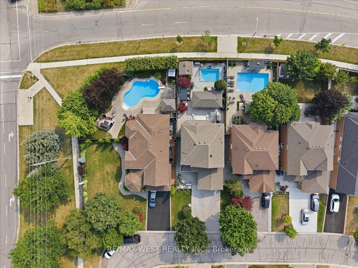 107 Wildhaven Crescent • Vaughan, ON photo 9