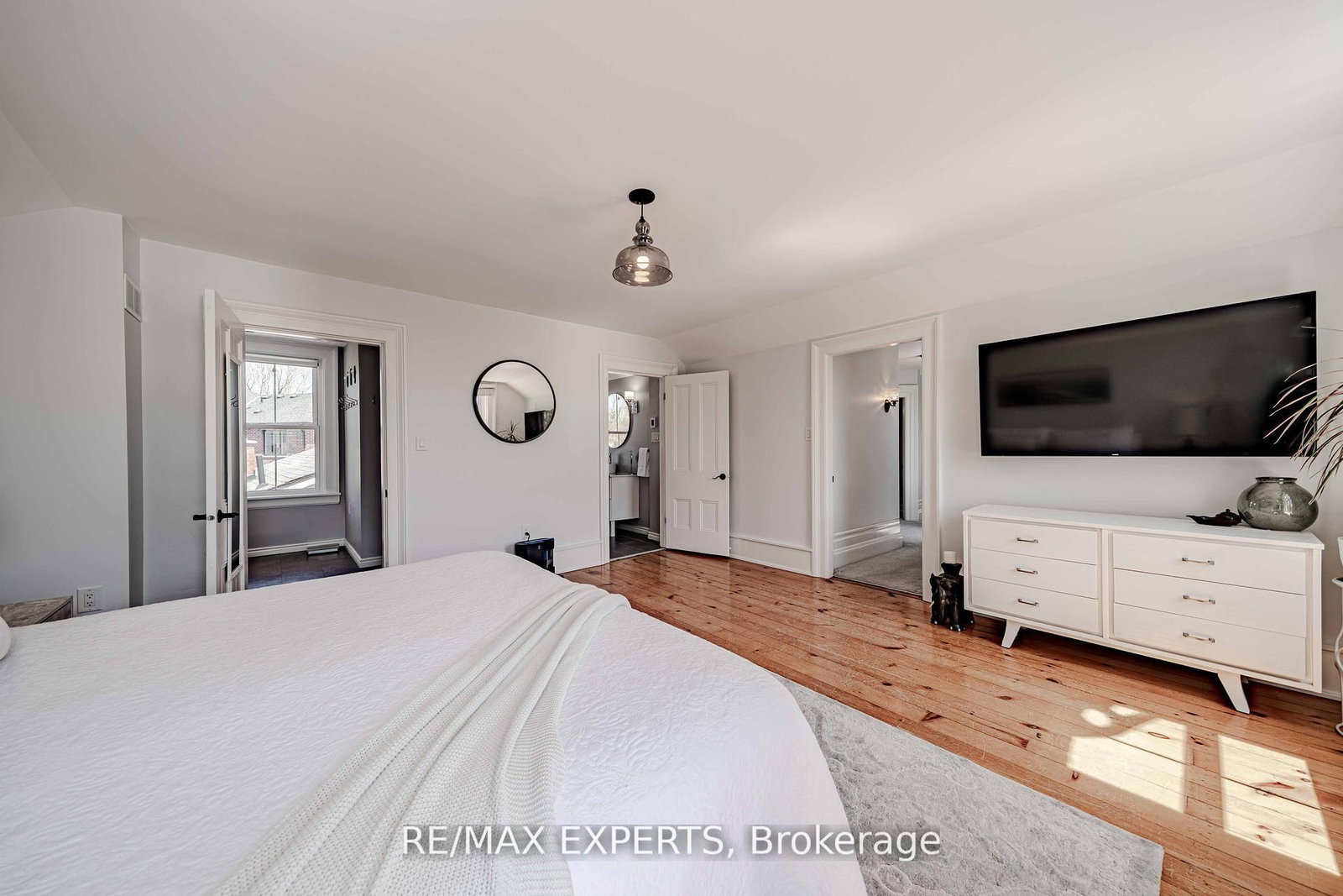 13676 Ninth Line • Whitchurch-Stouffville, ON photo 19