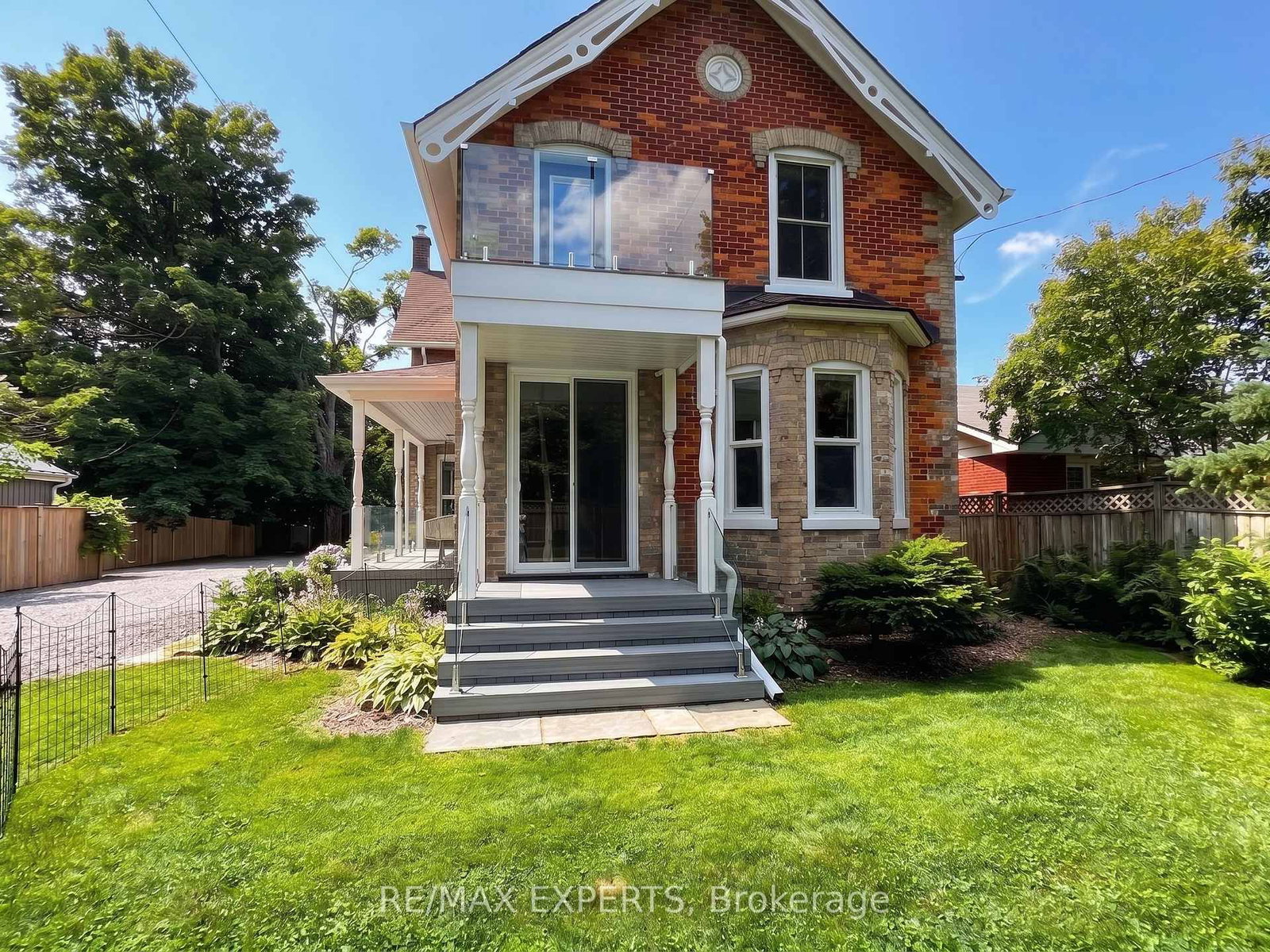 13676 Ninth Line • Whitchurch-Stouffville, ON photo 2