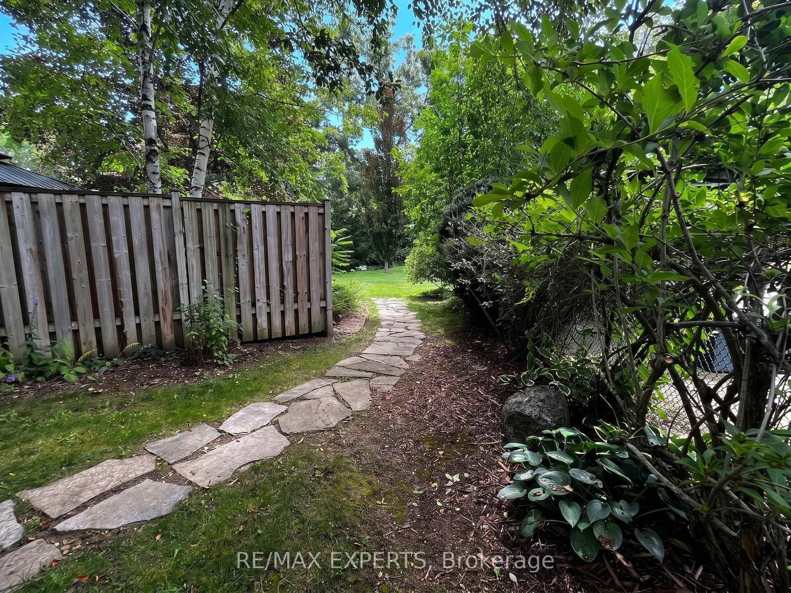 13676 Ninth Line • Whitchurch-Stouffville, ON photo 38